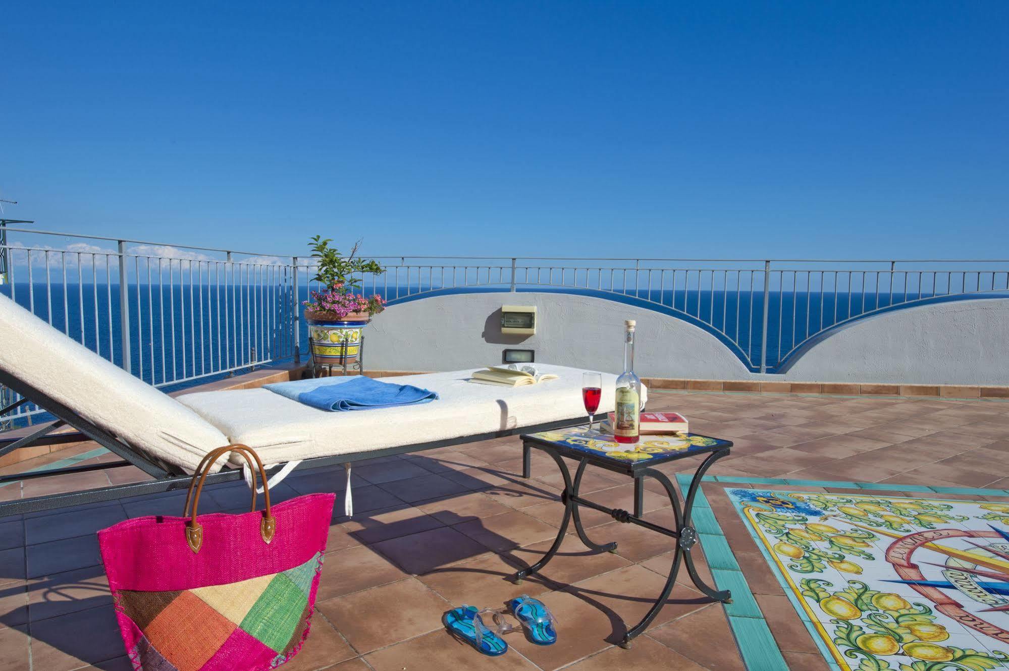 Il Giardino Dei Limoni Aparthotel Praiano Exteriör bild