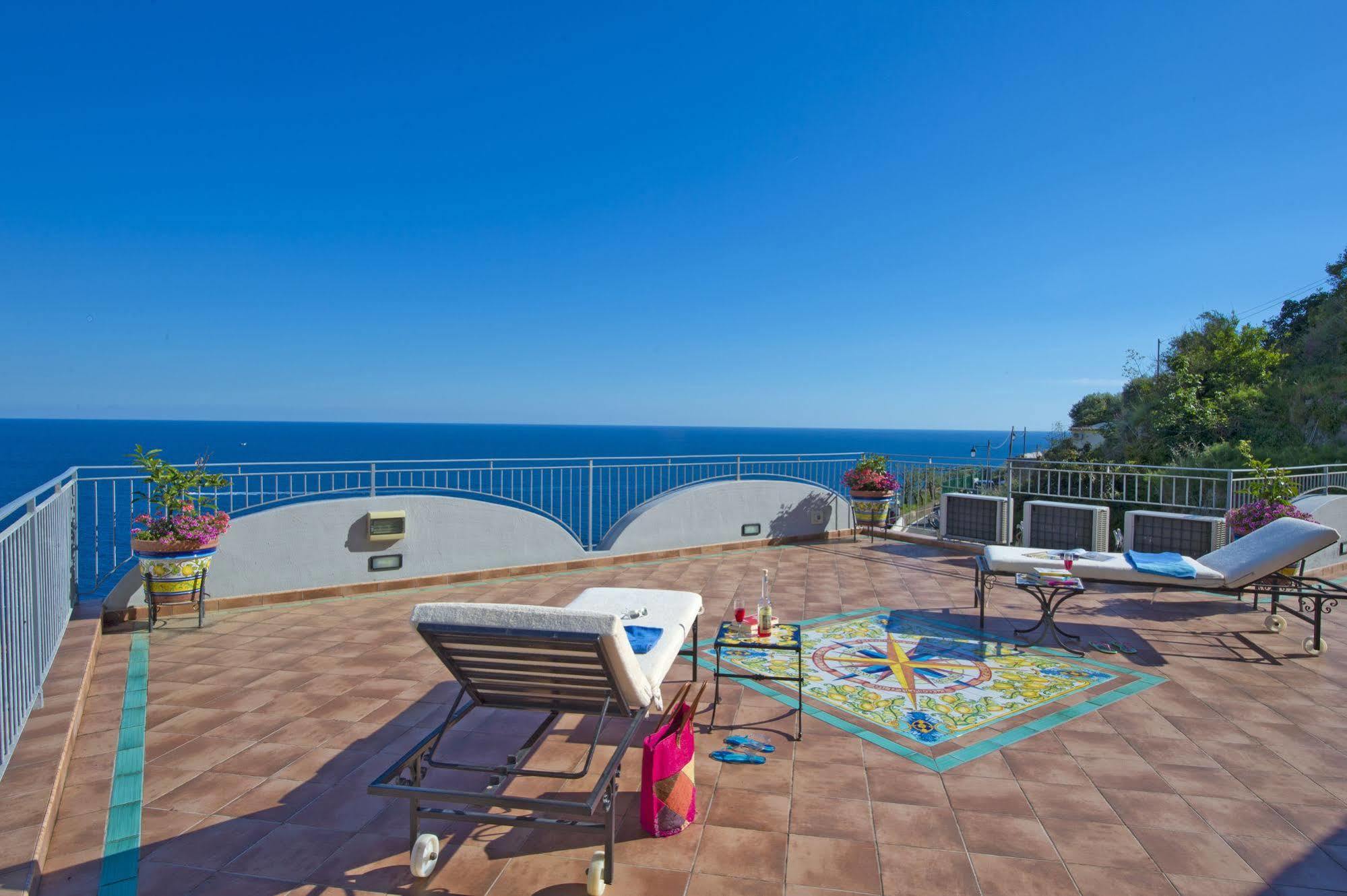 Il Giardino Dei Limoni Aparthotel Praiano Exteriör bild